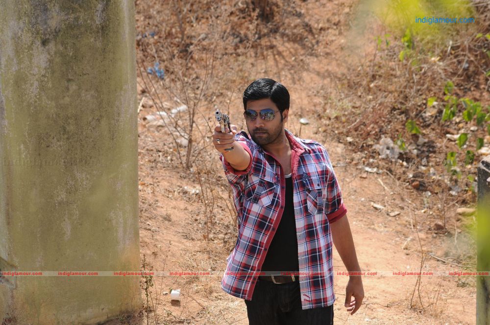 Yuganiki Okka Premikudu Movie hd photo