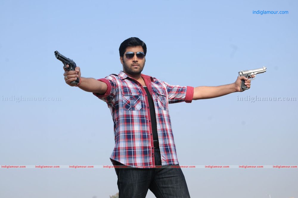 Yuganiki Okka Premikudu Movie hd photo