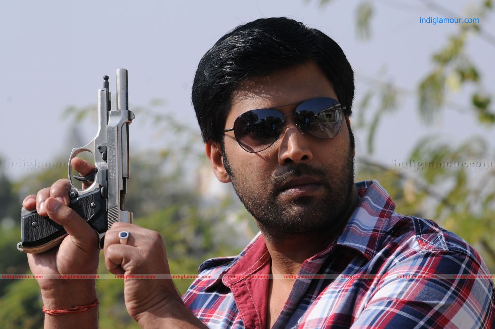 Yuganiki Okka Premikudu Movie hd photo