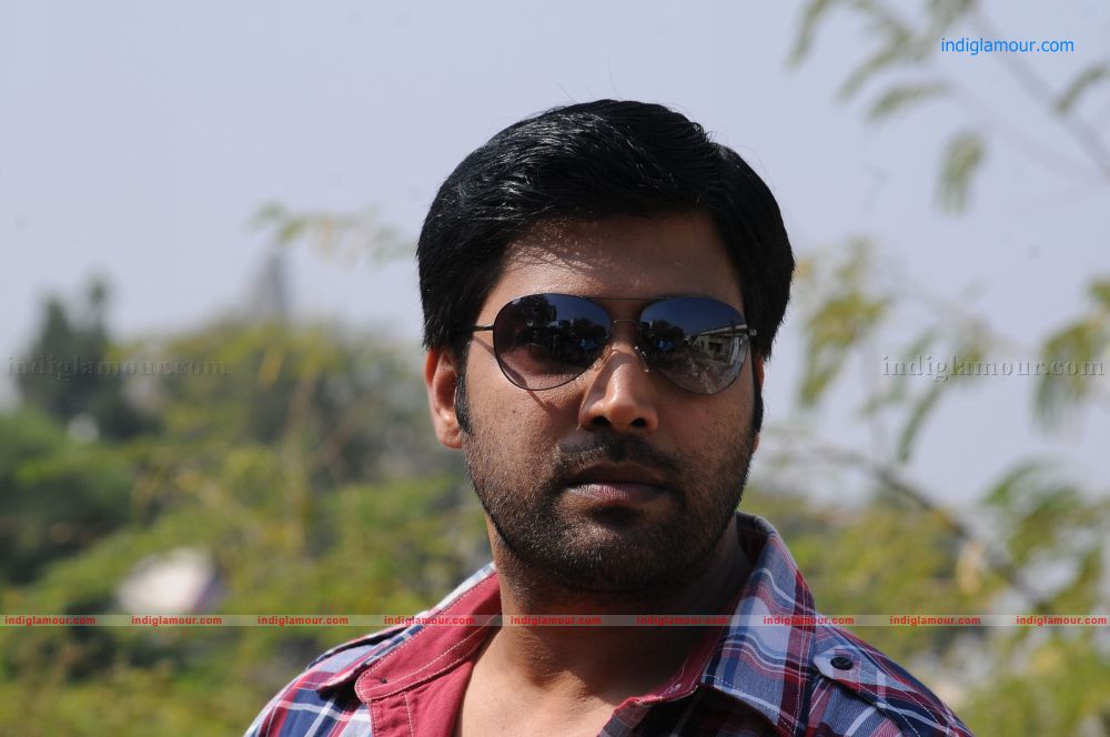 Yuganiki Okka Premikudu Movie hd photo