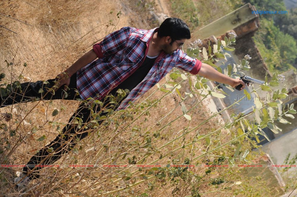 Yuganiki Okka Premikudu Movie hd photo
