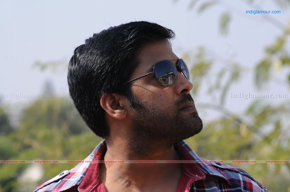 Yuganiki Okka Premikudu Movie hd photo