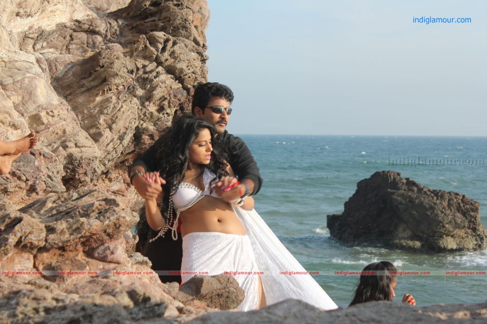 Cinemakeldam Randi Movie hd photo