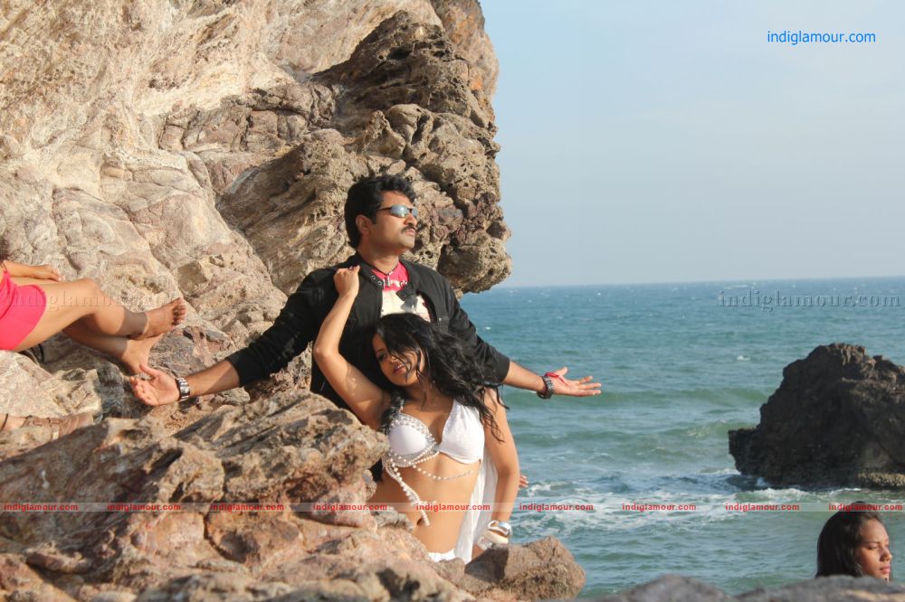 Cinemakeldam Randi Movie hd photo