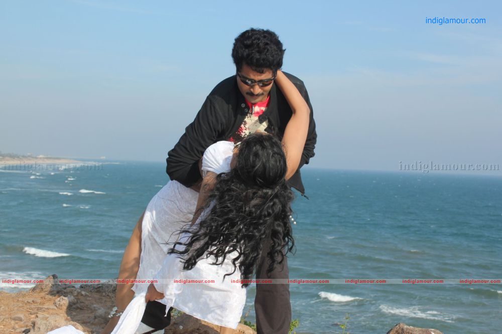 Cinemakeldam Randi Movie hd photo