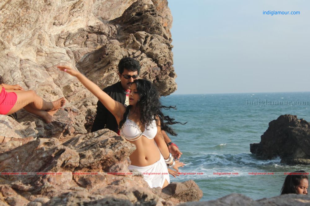 Cinemakeldam Randi Movie hd photo