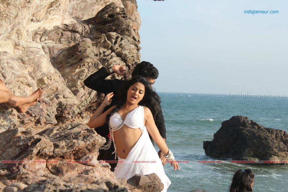 Cinemakeldam Randi Movie hd photo