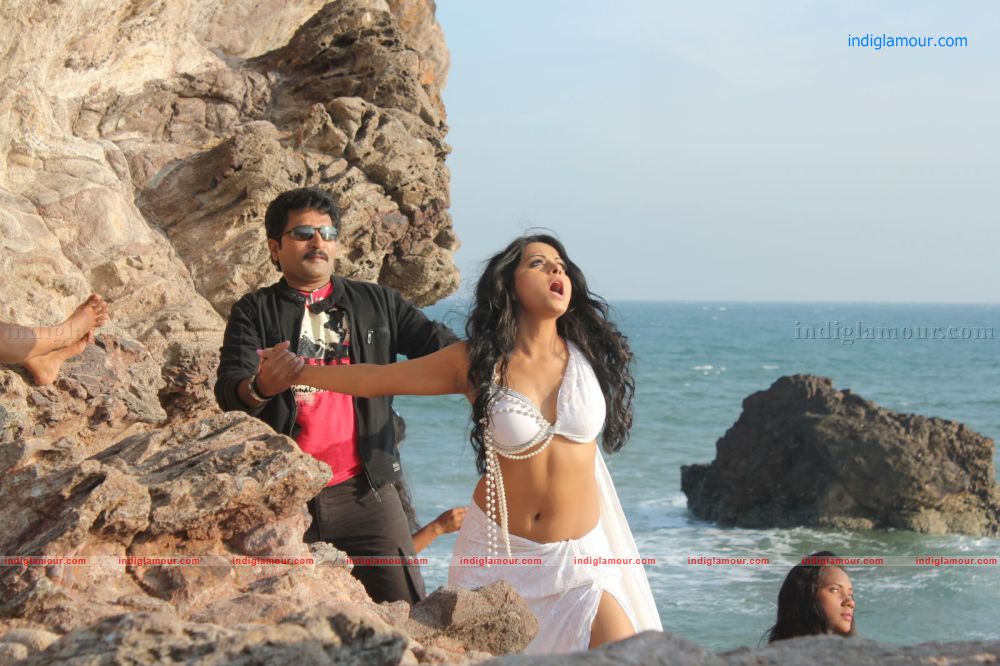 Cinemakeldam Randi Movie hd photo