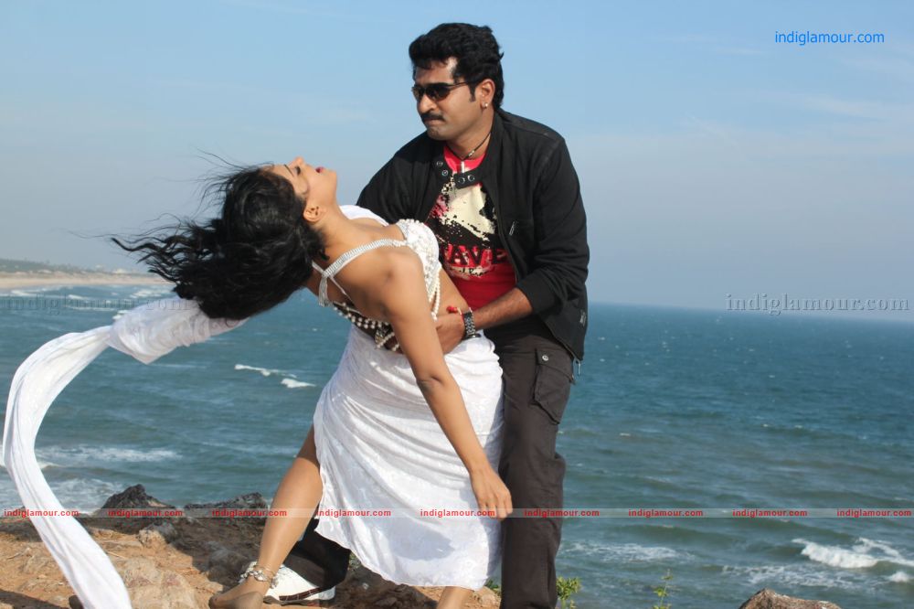 Cinemakeldam Randi Movie hd photo