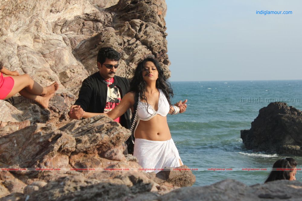 Cinemakeldam Randi Movie hd photo