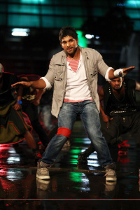 Julayi photos