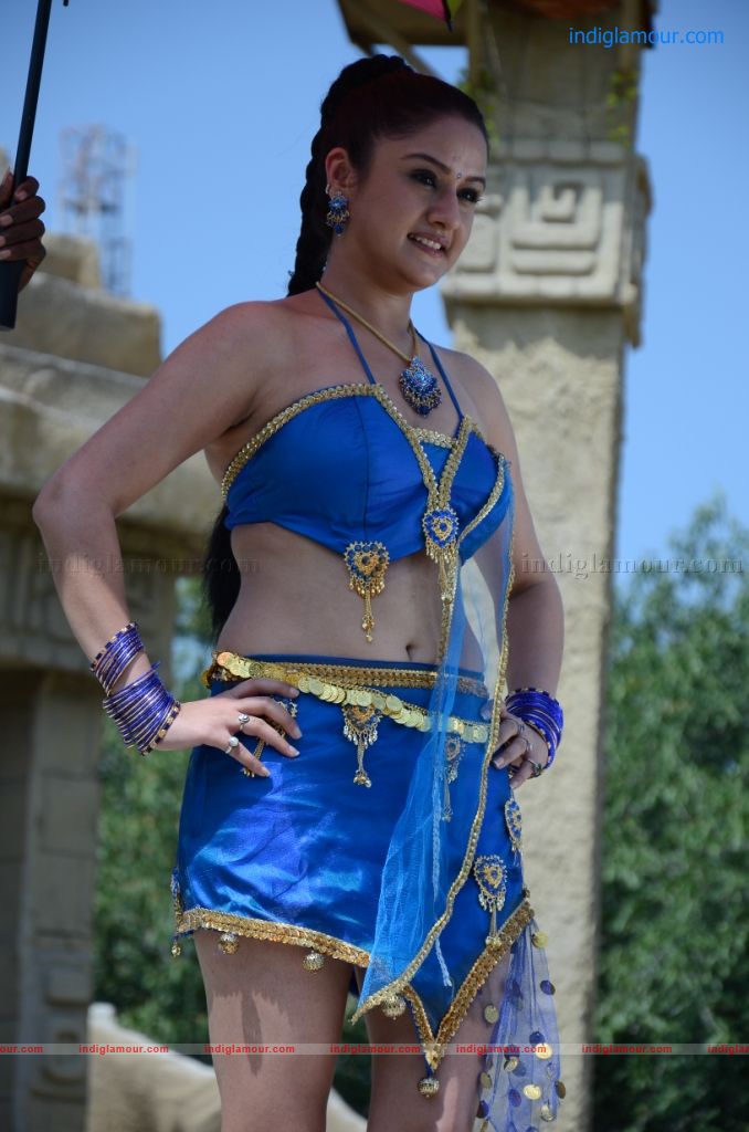 Kathanayaki Movie hd photo