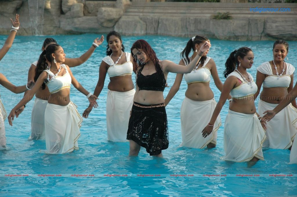 Kathanayaki Movie hd photo