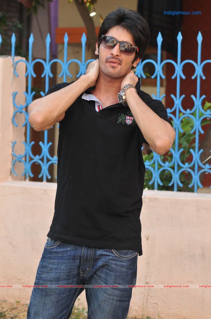 Enduko Nachav Movie hd photo