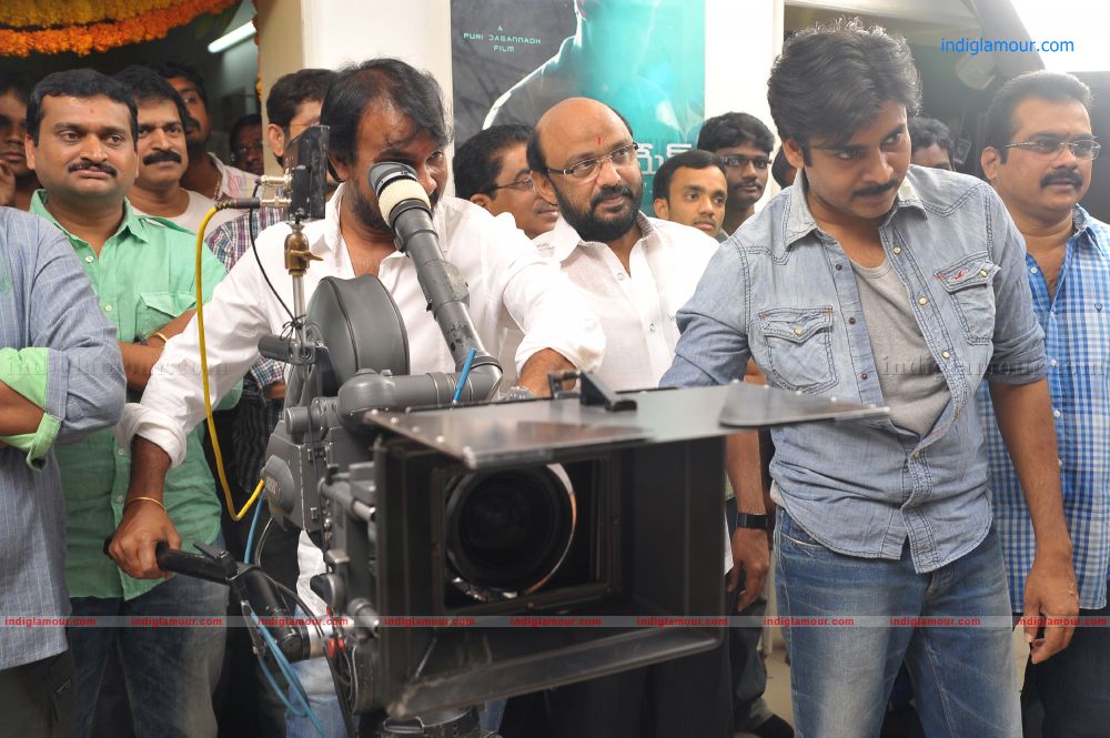 Cameraman Ganga Tho Rambabu Movie hd photo