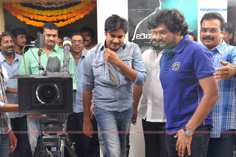 Cameraman Ganga Tho Rambabu Movie hd photo
