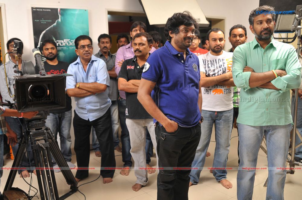 Cameraman Ganga Tho Rambabu Movie hd photo