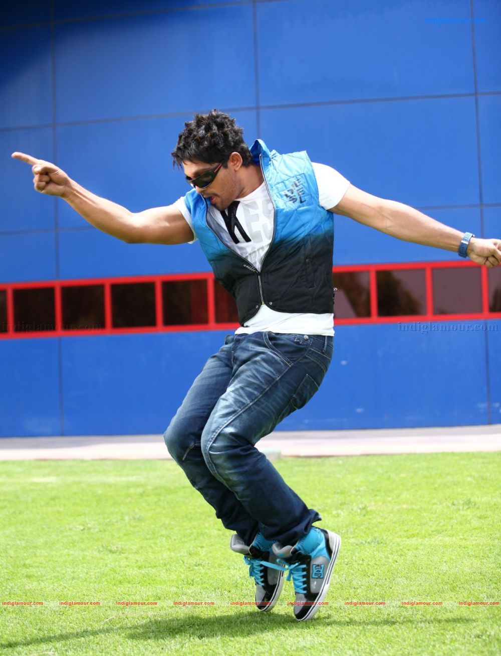Julayi Movie hd photo