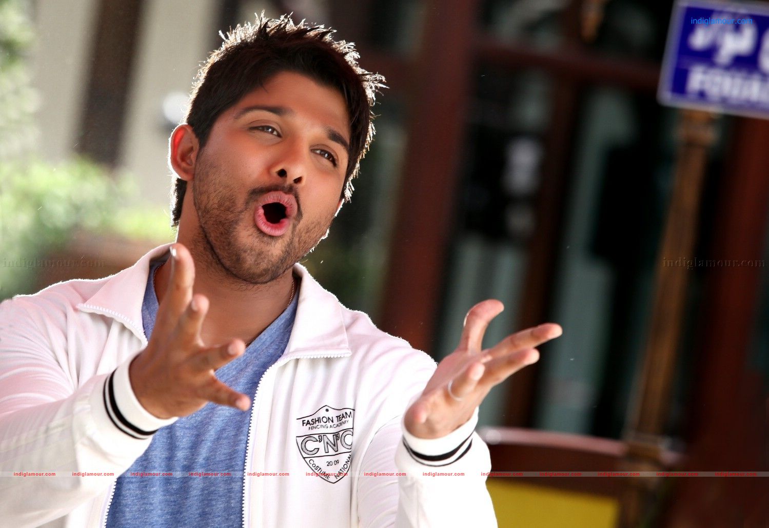 Julayi Movie hd photo