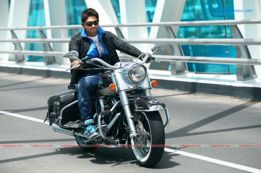 Julayi Movie hd photo