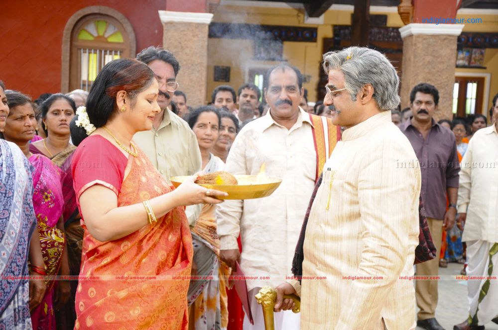 Adhinayakudu Movie hd photo