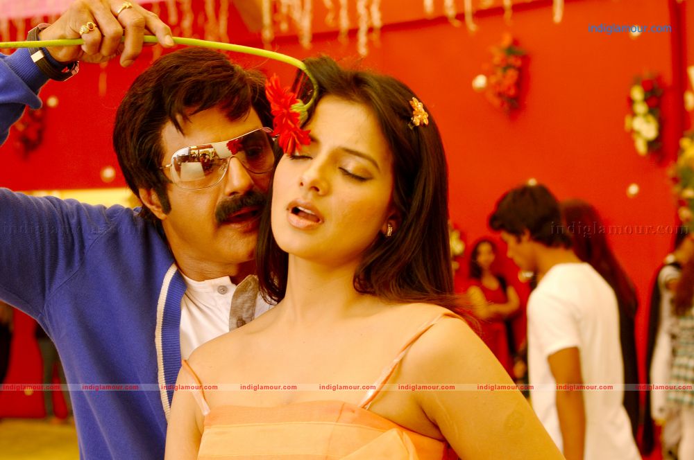 Adhinayakudu Movie hd photo