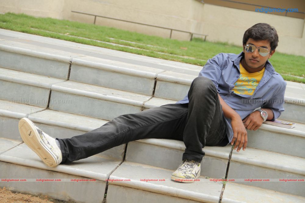 Oka college story Movie hd photo