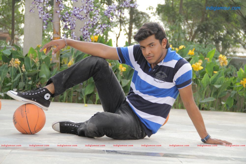 Oka college story Movie hd photo