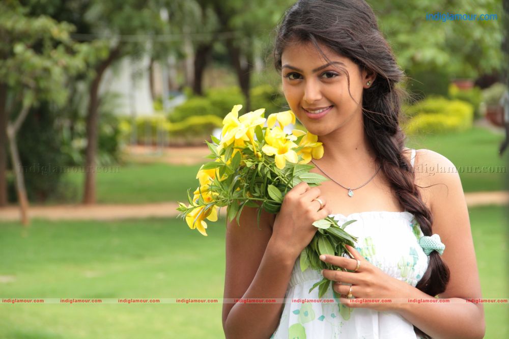 Oka college story Movie hd photo