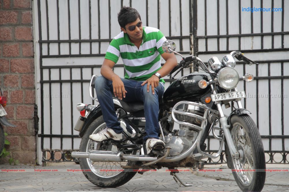 Oka college story Movie hd photo