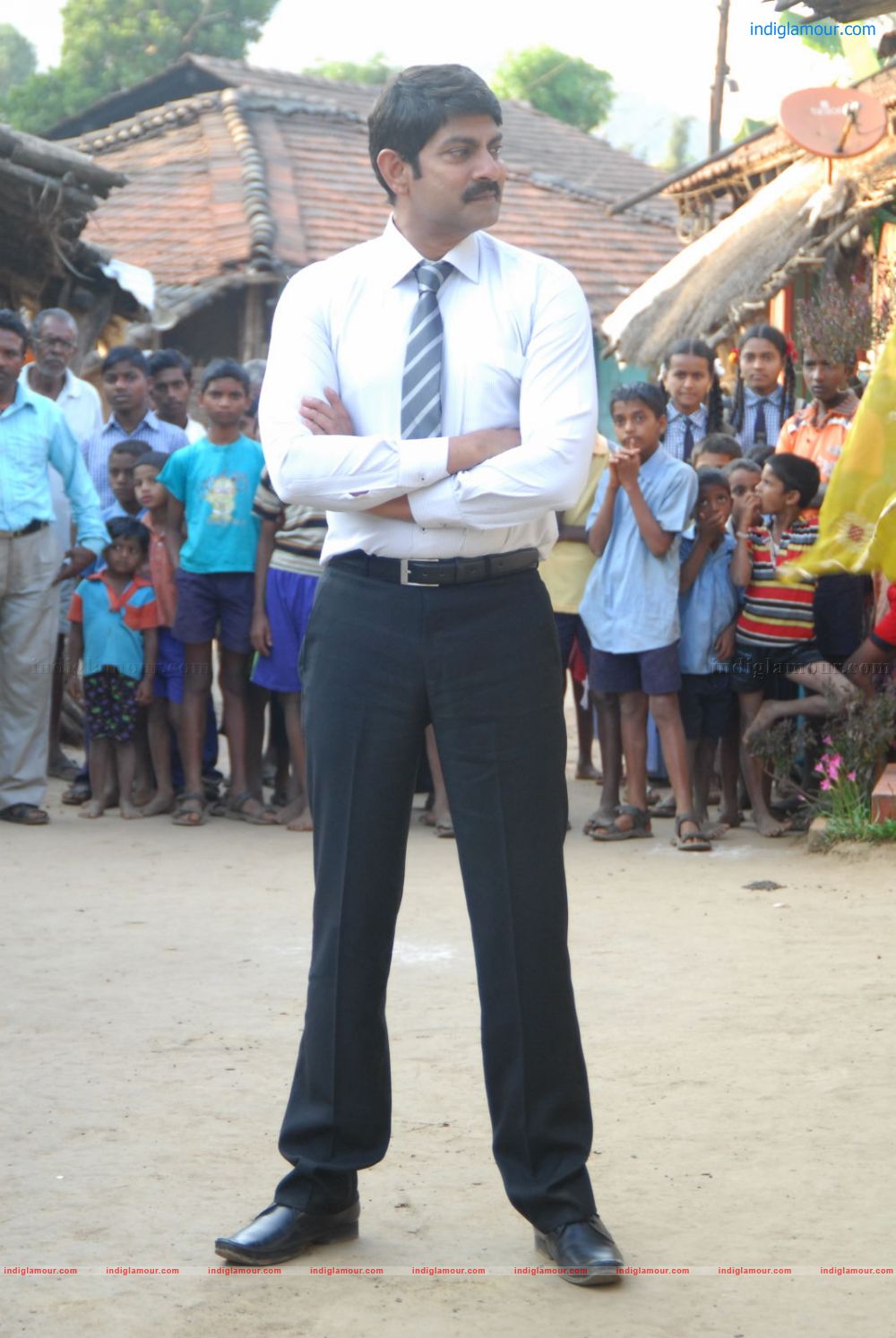 Aaru Movie hd photo