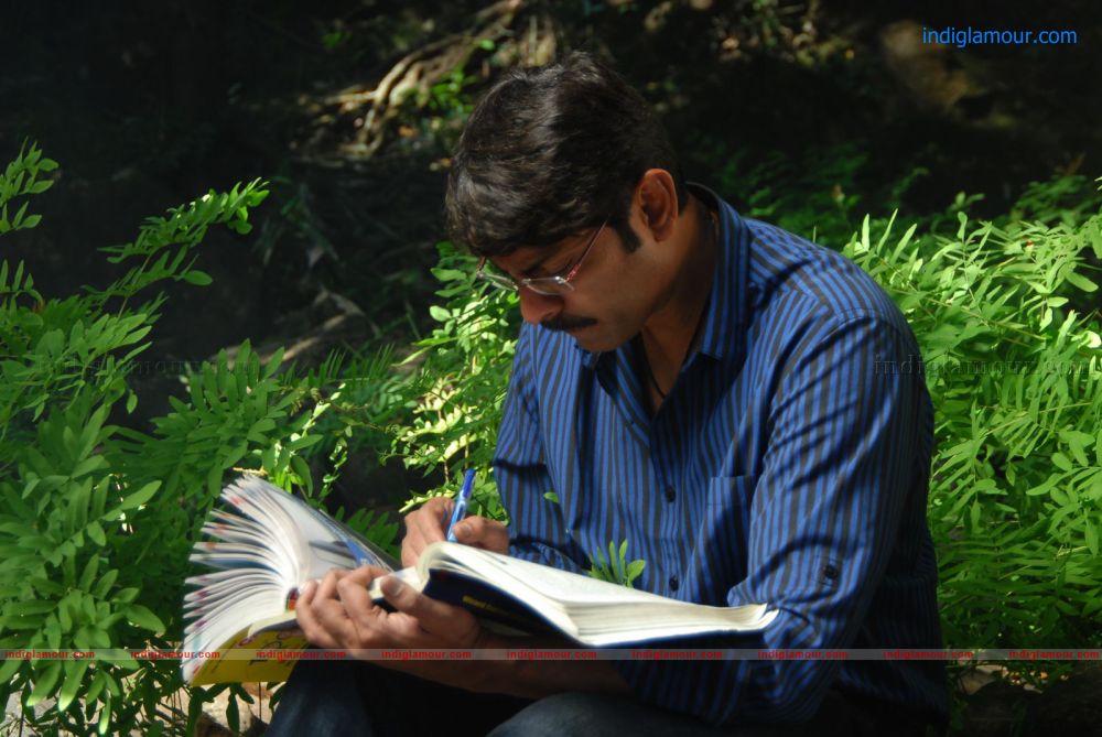 Aaru Movie hd photo