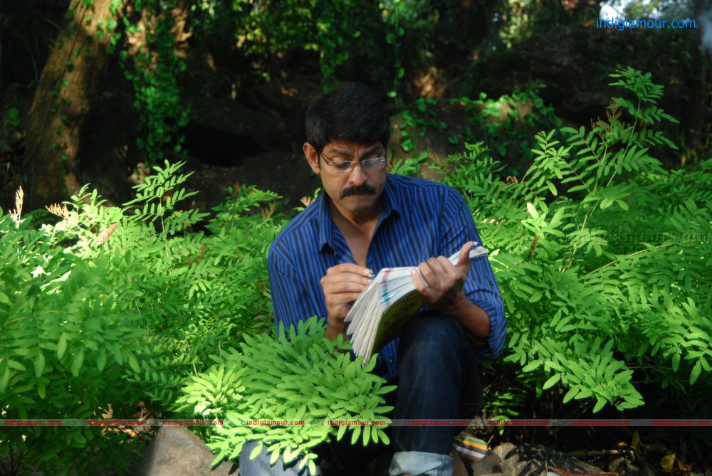 Aaru Movie hd photo