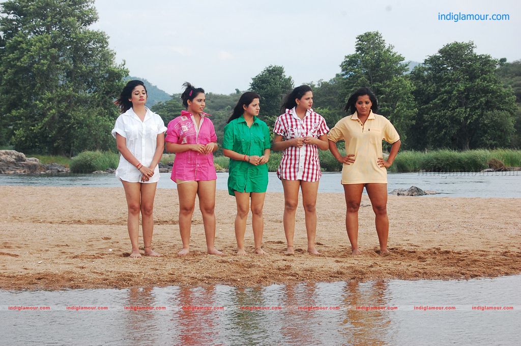Bhaja Bhajantrilu Movie hd photo