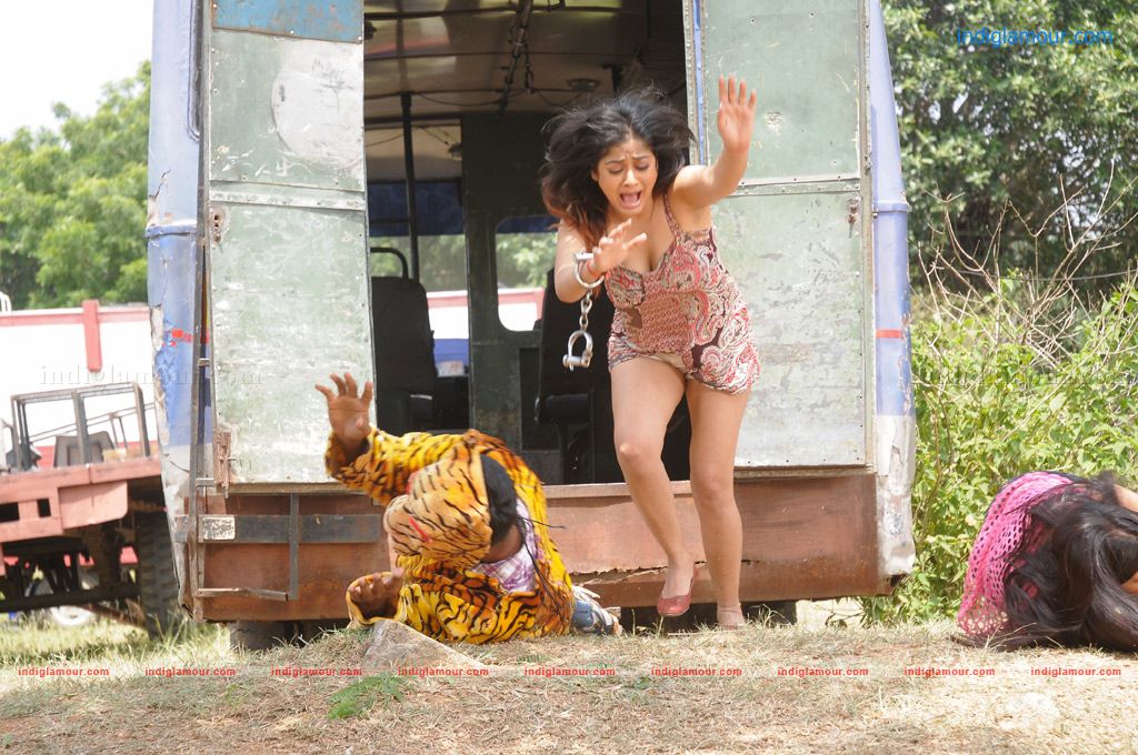 Bhaja Bhajantrilu Movie hd photo
