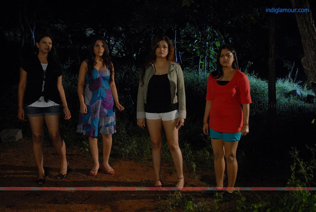 Bhaja Bhajantrilu Movie hd photo