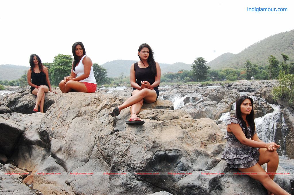 Bhaja Bhajantrilu Movie hd photo