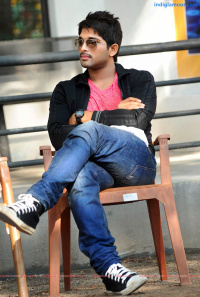 Julayi photos