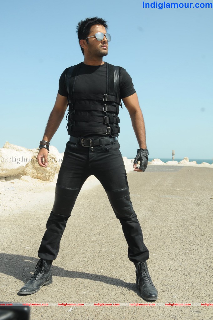 Gunde Jaari Gallanthayyinde Movie hd photo