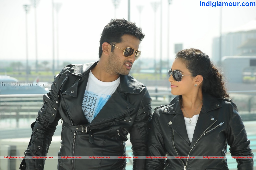 Gunde Jaari Gallanthayyinde Movie hd photo