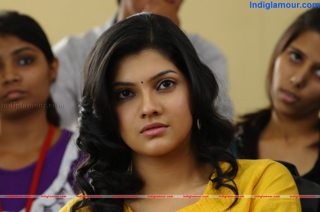 NH 4 Movie hd photo