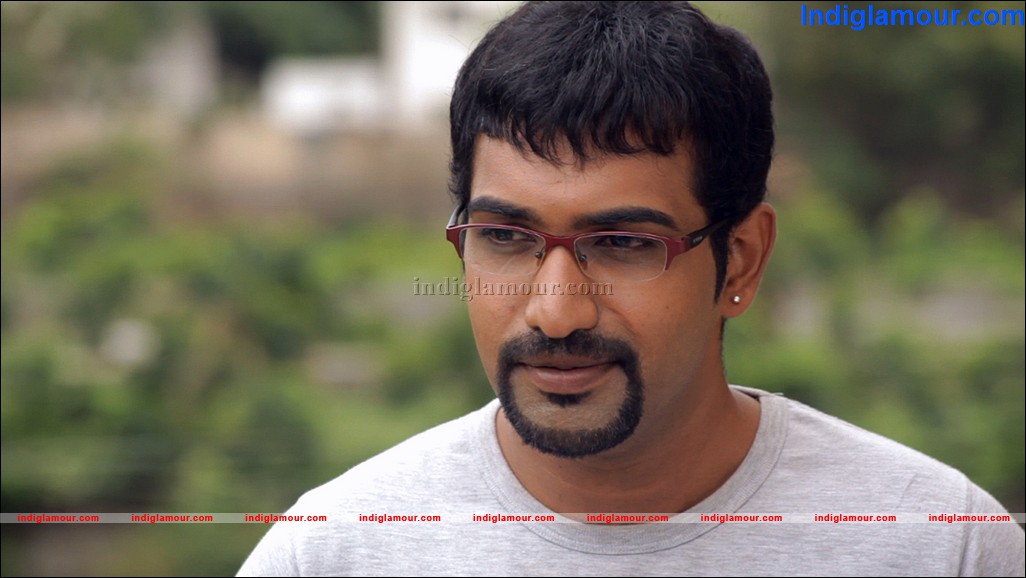 Yamini Chandrasekhar Movie hd photo