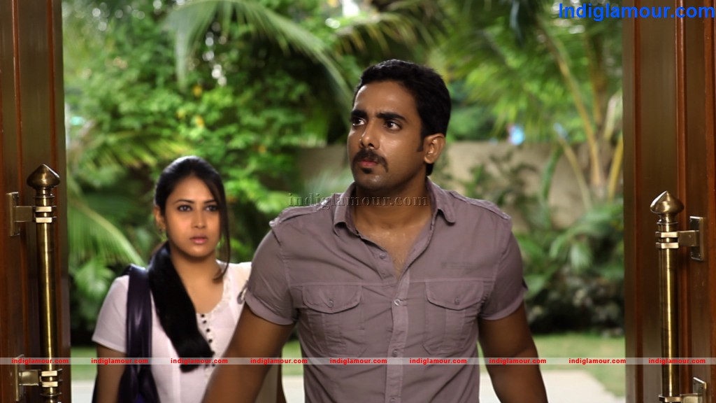 Yamini Chandrasekhar Movie hd photo