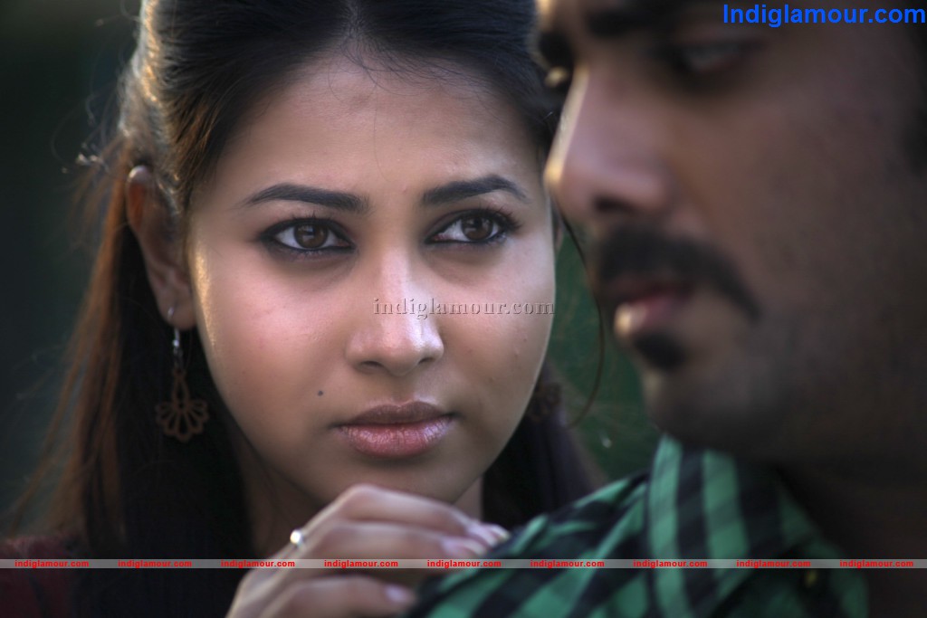 Yamini Chandrasekhar Movie hd photo