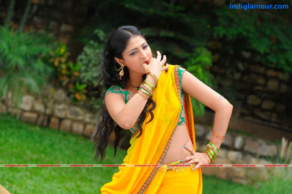 Abbai Class Ammai Mass Movie hd photo