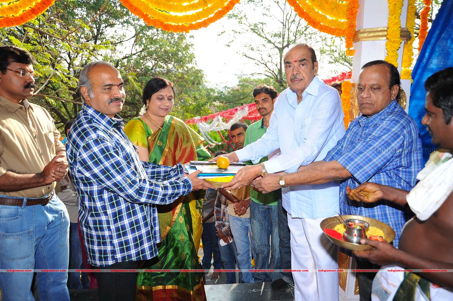 Ramanaidu Movie Pattudala Pooja Event hd photo