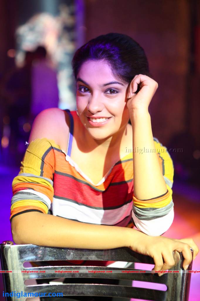Back Bench Student Movie hd photo