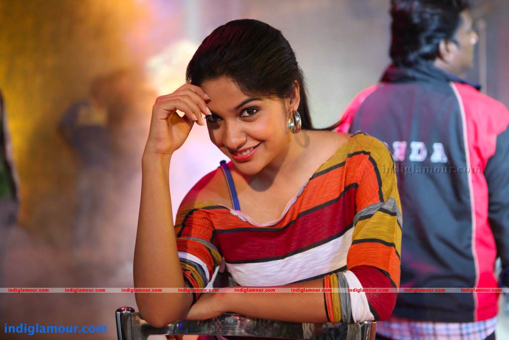 Back Bench Student Movie hd photo