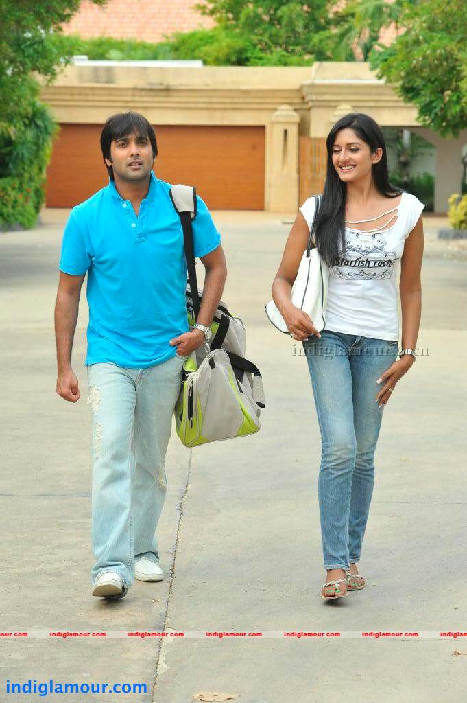 Chukkalanti Ammayi Chakkanaina Abbai Movie hd photo