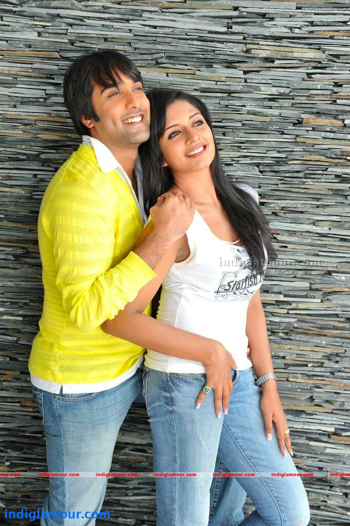 Chukkalanti Ammayi Chakkanaina Abbai Movie hd photo